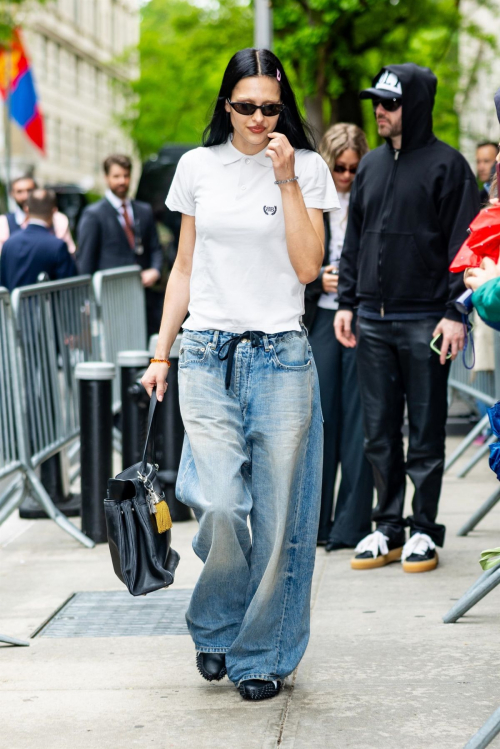 Amelia Hamlin Out and About in New York City, May 2025 3
