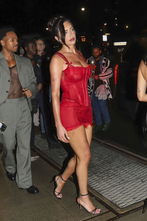 Anastasia Karanikolaou Leaves Ritz-Carlton Hotel in New York, May 2025 3