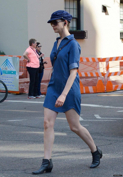 Anne Hathaway New York City, April 2025 4