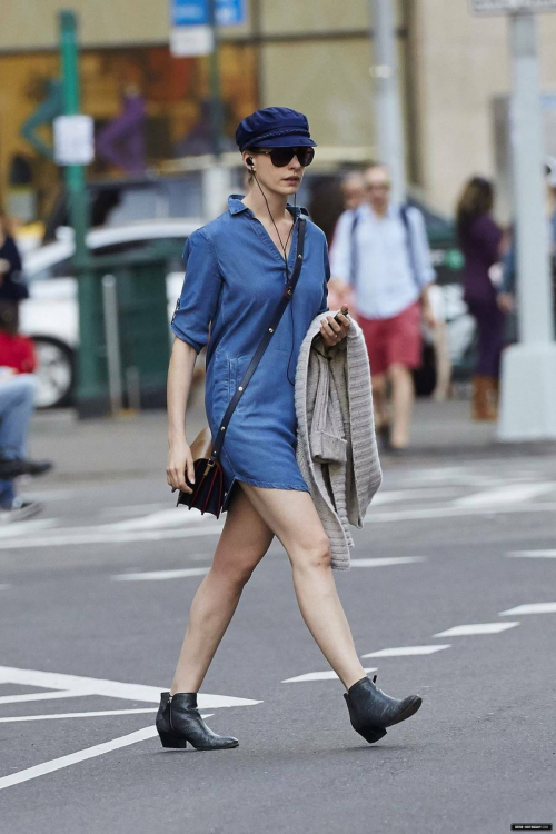 Anne Hathaway New York City, April 2025 5