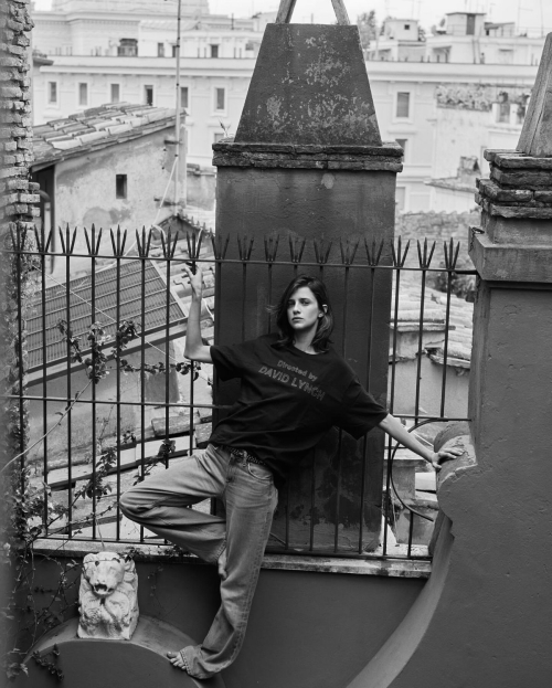 Benedetta Porcaroli in Studio Photoshoot, May 2025 16