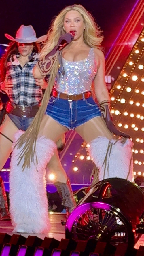 Beyonce at Cowboy Carter Tour Finale in Los Angeles, May 2025 12
