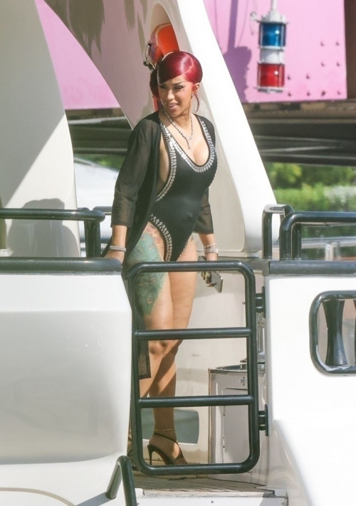 Cardi B in swimsuit on a yacht in Miami, May 2025 3