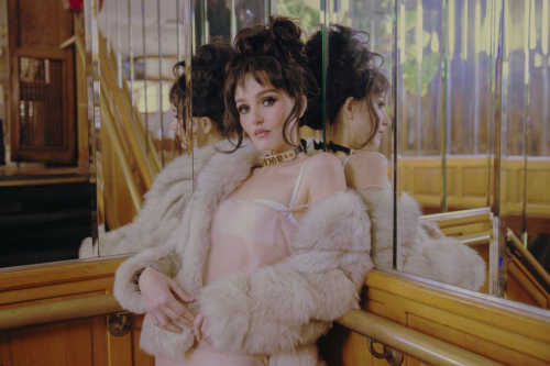 Chloe Fineman for Polyester Magazine, May 2025 3