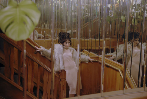Chloe Fineman for Polyester Magazine, May 2025 5