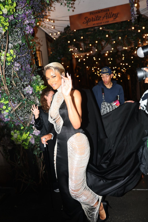 Ciara and Russell Wilson Arrive at 2025 Met Gala, May 2025 1