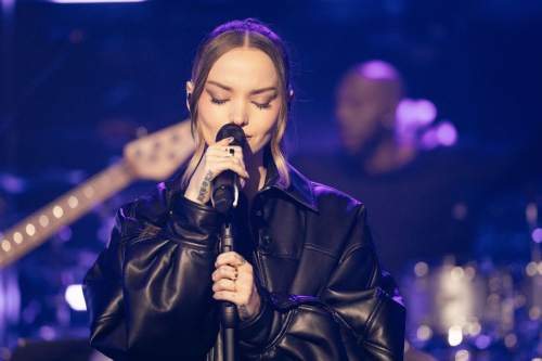 Dove Cameron Performs at Kelly Clarkson Show, April 2025 1