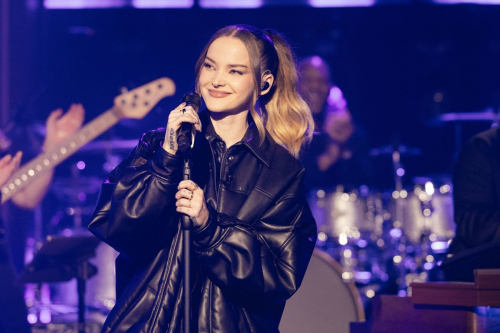 Dove Cameron Performs at Kelly Clarkson Show, April 2025 2