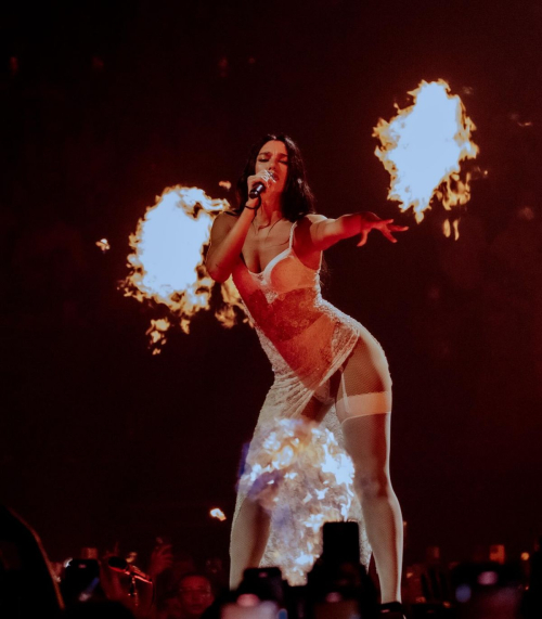 Dua Lipa Performing at Concert in Lyon, May 2025 5