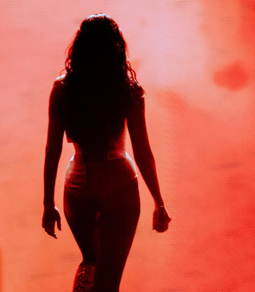 Dua Lipa Performing at Concert in Lyon, May 2025 6