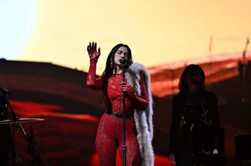 Dua Lipa Performs Radical Optimism Tour in Paris, May 2025 5