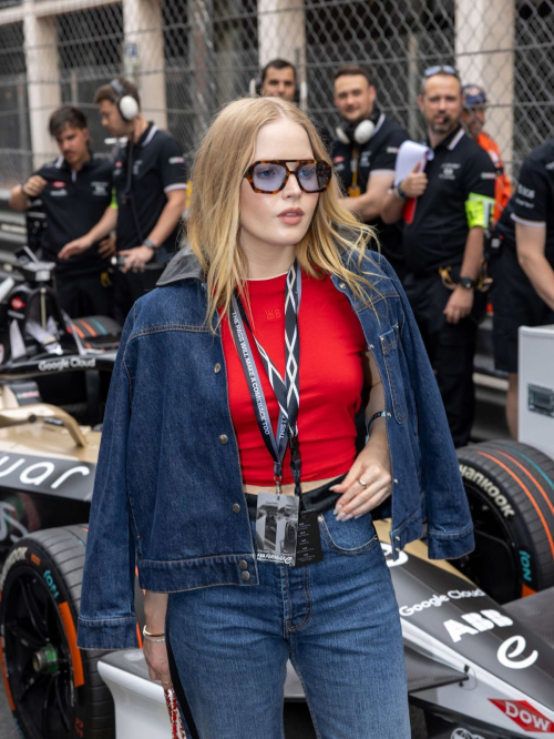 Ellie Bamber at Formula E Monaco ePrix, May 2025 4