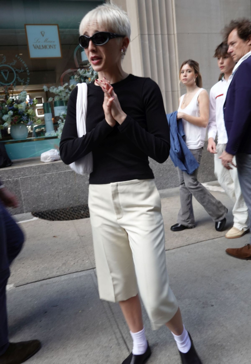 Emma Chamberlain Out and About in New York City, May 2025 4