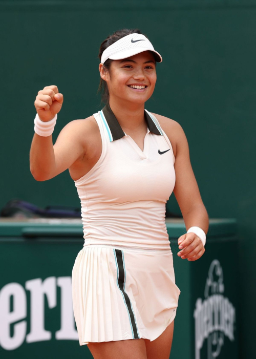 Emma Raducanu Defeats Xinyu Wang at French Open, May 2025