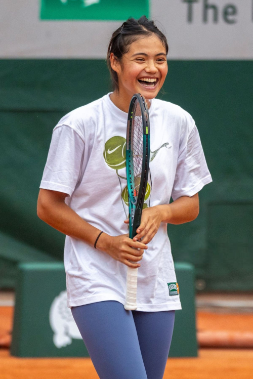 Emma Raducanu Trains Ahead of French Open, May 2025 3