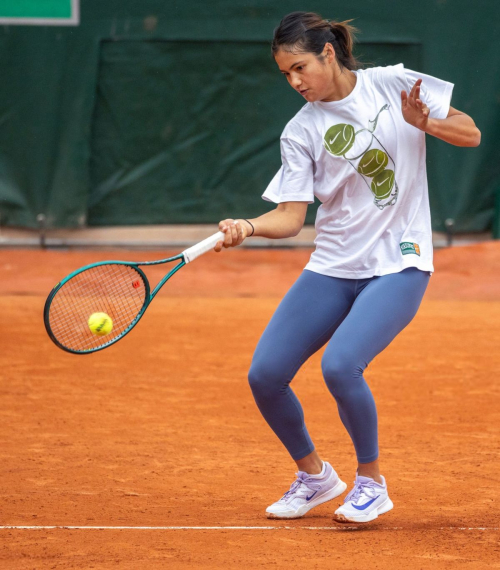 Emma Raducanu Trains Ahead of French Open, May 2025 4