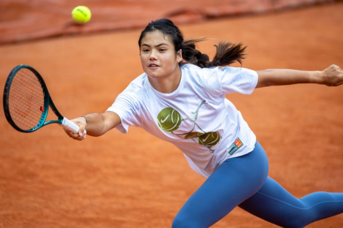 Emma Raducanu Trains Ahead of French Open, May 2025 5