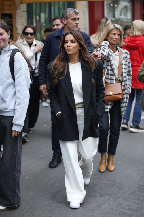 Eva Longoria at Marche des Enfants Rouge Paris, May 2025 2
