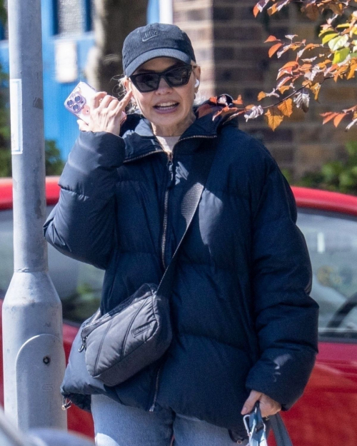 Holly Willoughby Out with Her Dog, May 2025 3