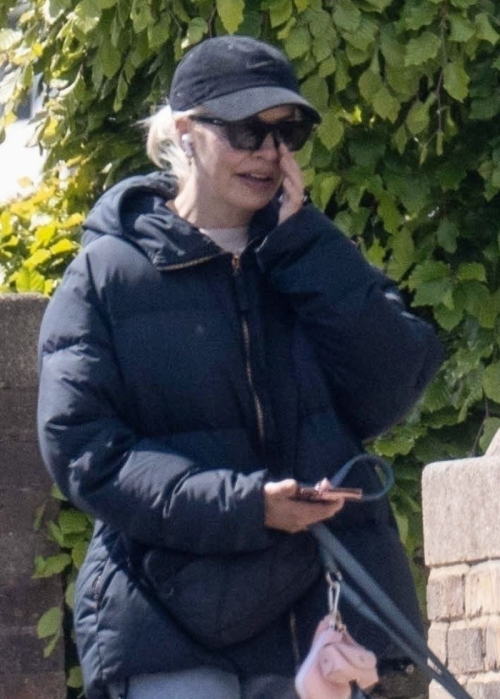 Holly Willoughby Out with Her Dog, May 2025 4