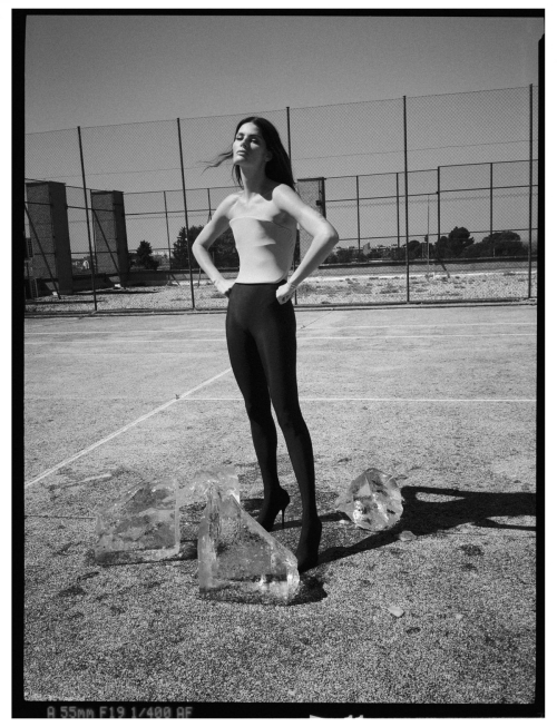 Isabeli Fontana for Numero Netherlands, May 2025 14