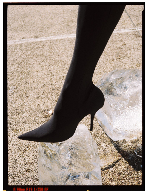 Isabeli Fontana for Numero Netherlands, May 2025 15