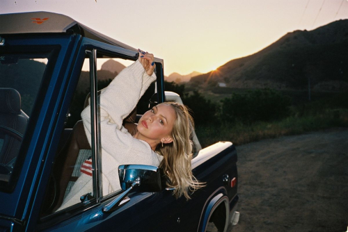 Jordyn Jones Tropical Photoshoot in Hawaii, May 2025 3