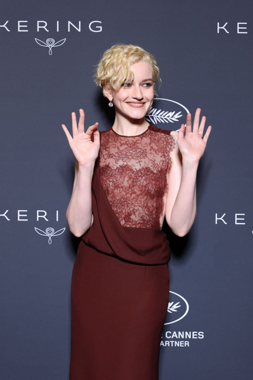 Julia Garner at Kering and Presidential Dinner Cannes, May 2025 7