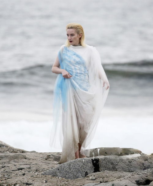 Julia Garner on Set of Fantastic 4 in Los Angeles, May 2025 1