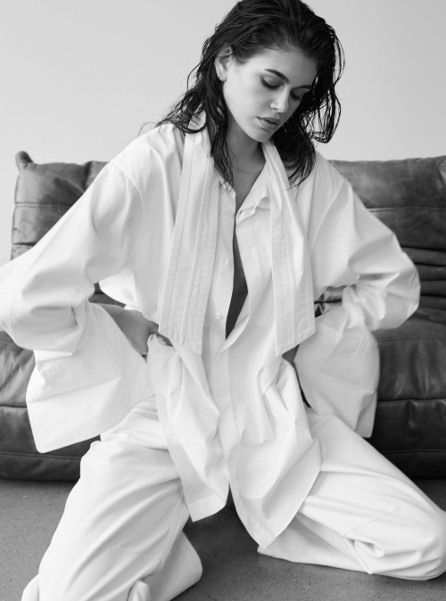 Kaia Gerber for Vogue Spain Editorial, June 2025 5