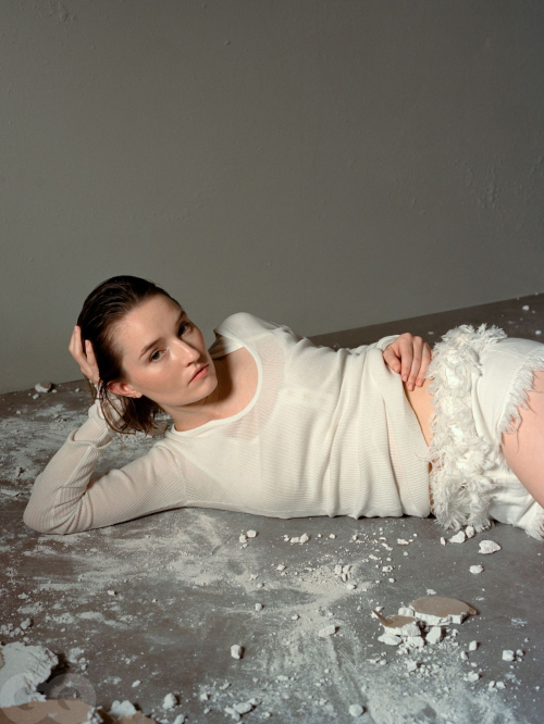 Kaitlyn Dever Featured in GQ Hype, May 2025 7