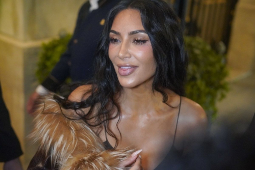 Kim Kardashian Leaves Le Voltaire Restaurant, May 2025 3