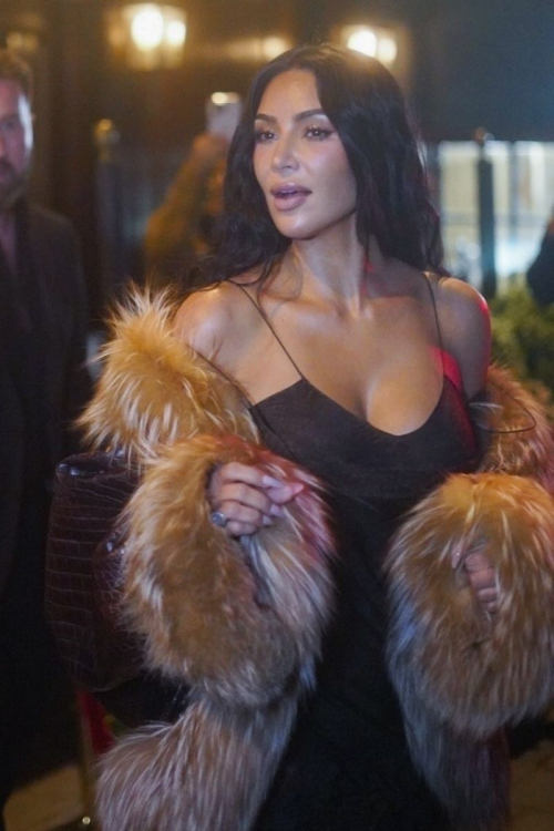 Kim Kardashian Leaves Le Voltaire Restaurant, May 2025 6