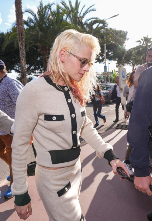 Kristen Stewart Out and About in Cannes, May 2025 3