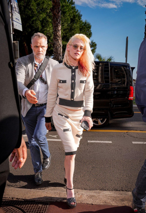 Kristen Stewart Out and About in Cannes, May 2025 4