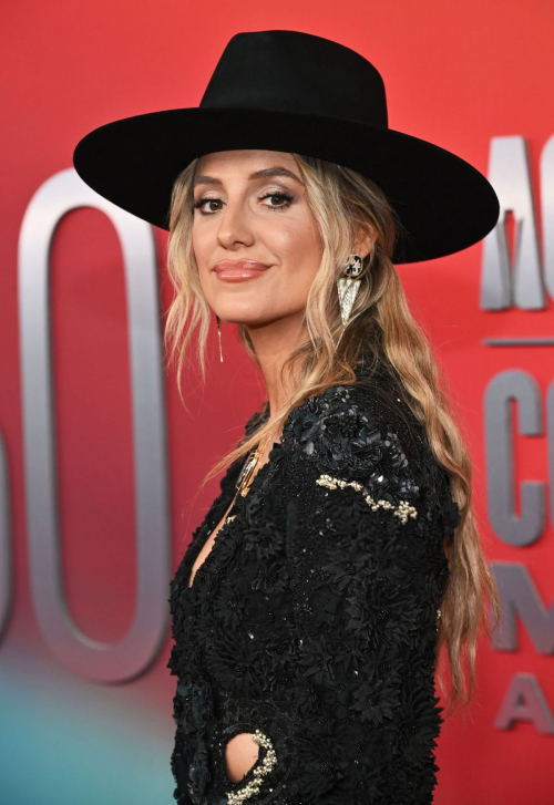 Lainey Wilson at Academy of Country Music Awards, May 2025 3