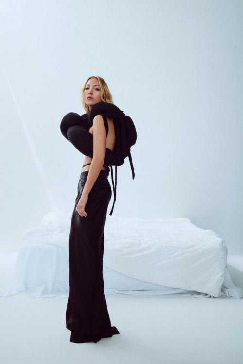 Lila Grace Moss for Vogue Australia, June 2025 10