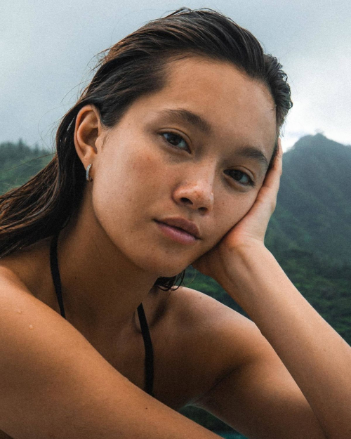Lily Chee photoshoot in casual style, May 2025