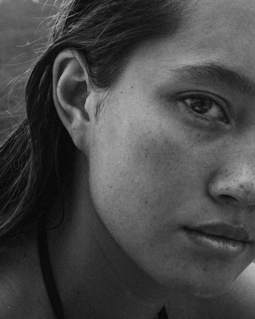 Lily Chee photoshoot in casual style, May 2025 1