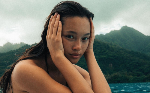 Lily Chee photoshoot in casual style, May 2025 3