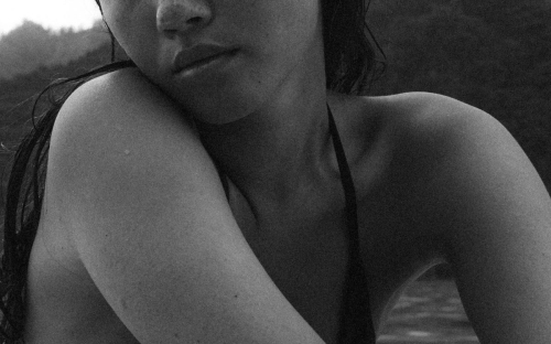 Lily Chee photoshoot in casual style, May 2025 4