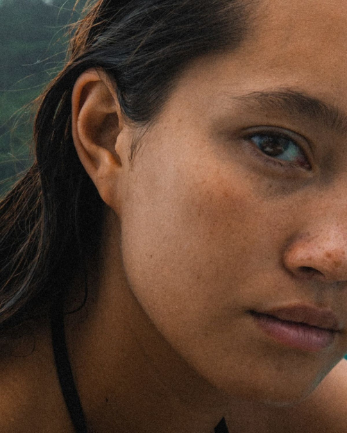 Lily Chee photoshoot in casual style, May 2025 5