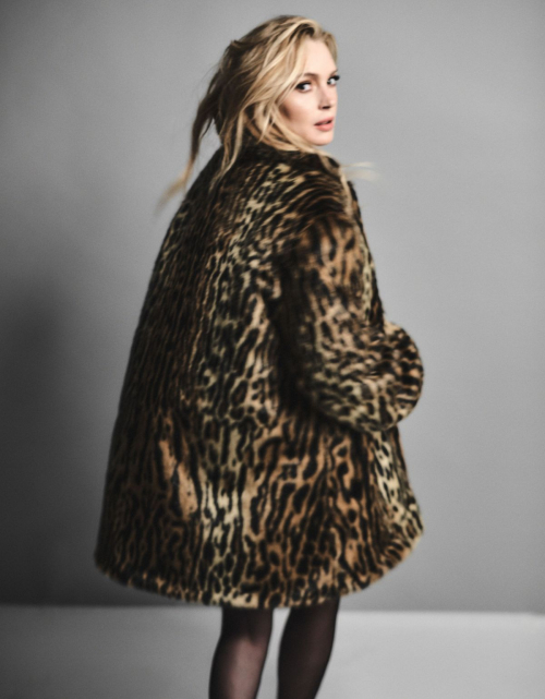 Lindsay Lohan Featured in Elle Magazine, Summer 2025 4