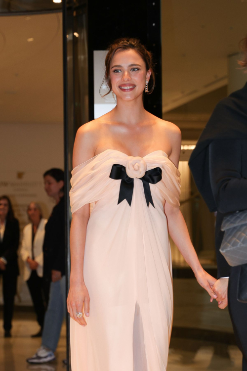 Margaret Qualley Leaves Marriott Hotel Cannes, May 2025 2