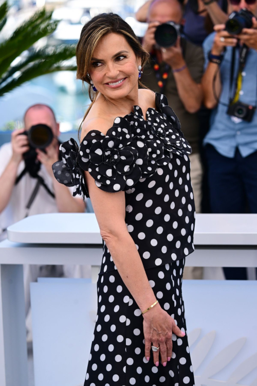 Mariska Hargitay at My Mom Jayne Photocall, May 2025 3