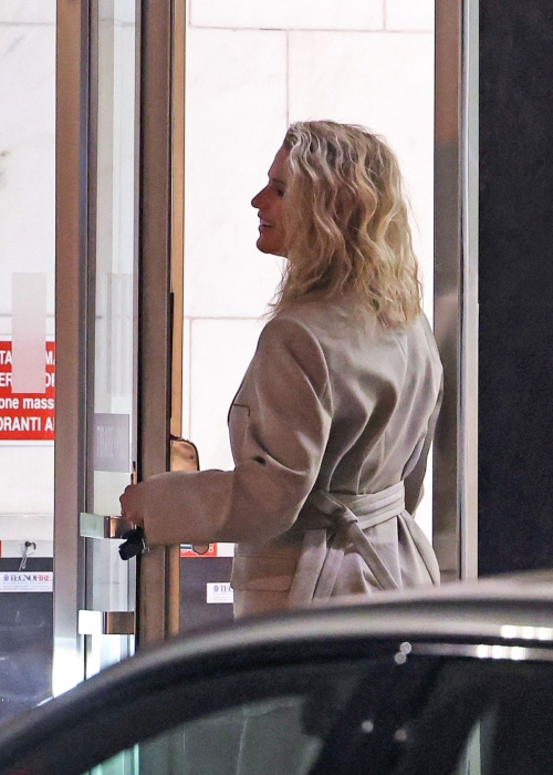 Michelle Hunziker Arrives at Her Home, May 2025 2
