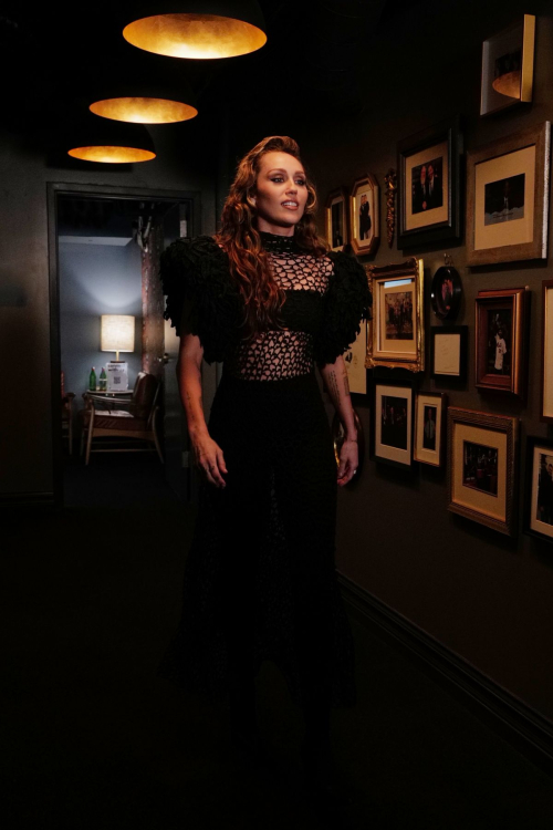 Miley Cyrus’s Memorable Appearance on Jimmy Kimmel Live — May 2025 11