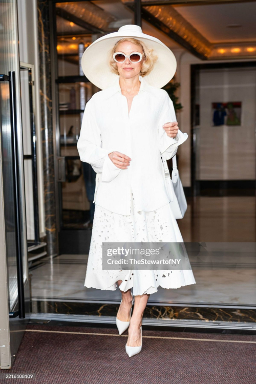 Pamela Anderson Out and About in New York, May 2025 6