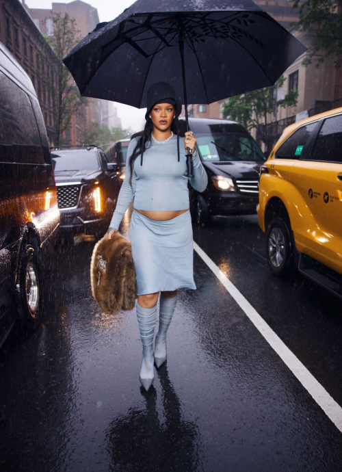 Pregnant Rihanna Out and About in New York City, May 2025