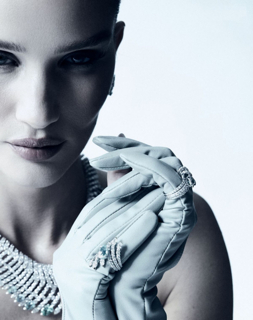 Rosie Huntington-Whiteley in Harper’s Bazaar, June 2025 10
